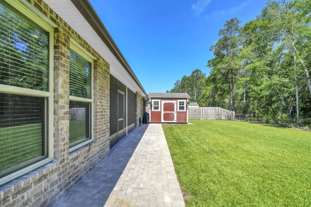 77 Constellation Avenue, Freeport, FL 32439