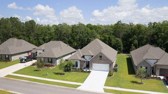 77 Constellation Avenue, Freeport, FL 32439