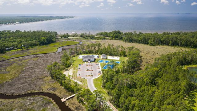77 Constellation Avenue, Freeport, FL 32439