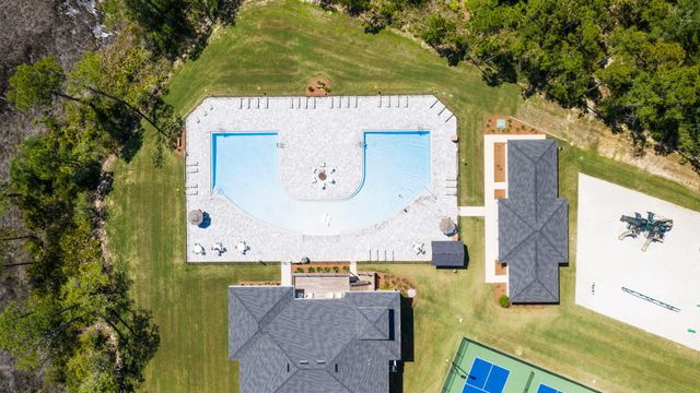 77 Constellation Avenue, Freeport, FL 32439
