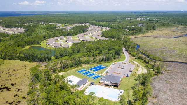 77 Constellation Avenue, Freeport, FL 32439
