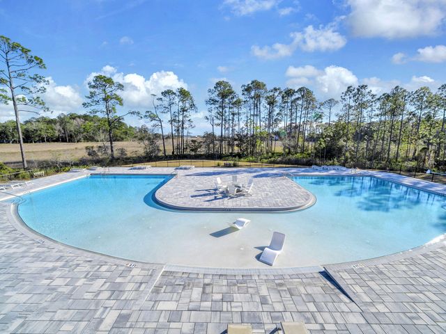 77 Constellation Avenue, Freeport, FL 32439