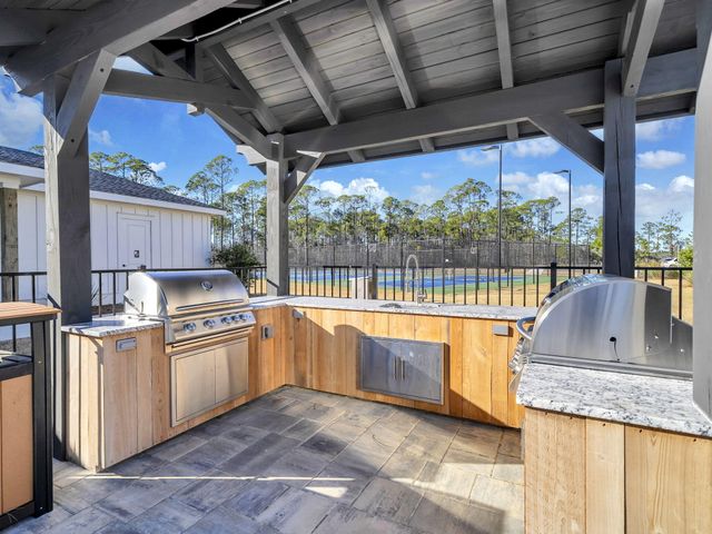 77 Constellation Avenue, Freeport, FL 32439