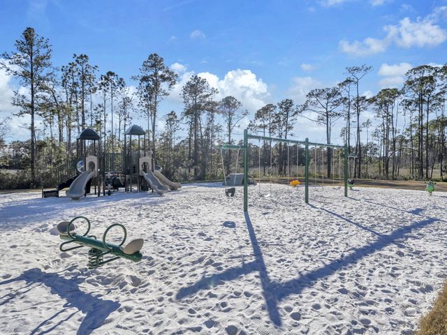77 Constellation Avenue, Freeport, FL 32439
