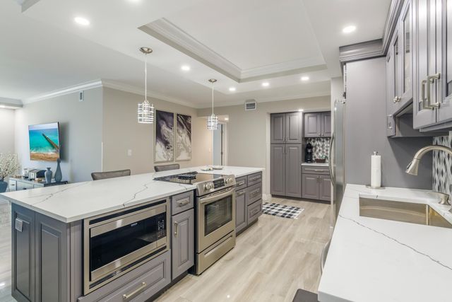 5440 N Ocean Drive 804, Singer Island, FL 33404