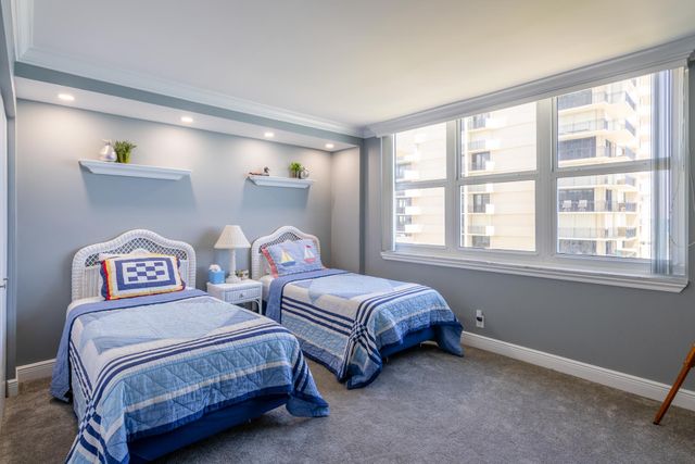 5440 N Ocean Drive 804, Singer Island, FL 33404