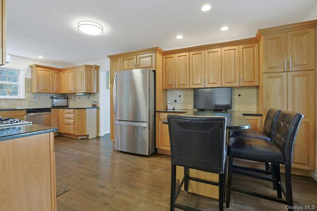 75 Franklin Avenue, Valhalla, NY 10595