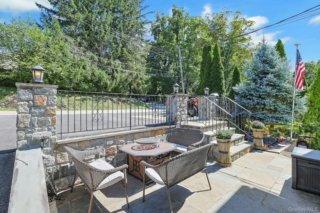 75 Franklin Avenue, Valhalla, NY 10595 — photo 4