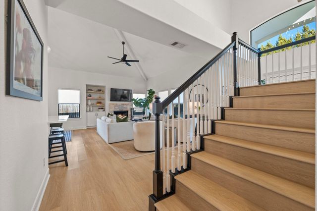 1030 Daviot DR, Spicewood, TX 78669