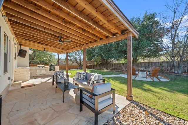 1030 Daviot DR, Spicewood, TX 78669