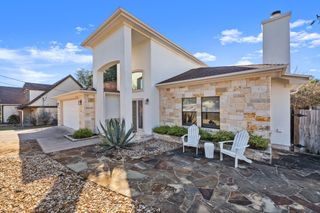 1030 Daviot DR, Spicewood, TX 78669