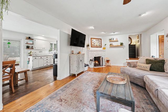 228 W Joliet Road, Valparaiso, IN 46385