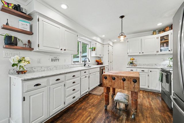 228 W Joliet Road, Valparaiso, IN 46385