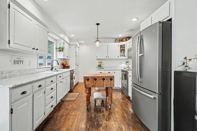228 W Joliet Road, Valparaiso, IN 46385