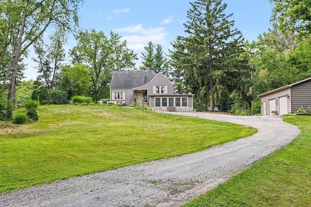 228 W Joliet Road, Valparaiso, IN 46385