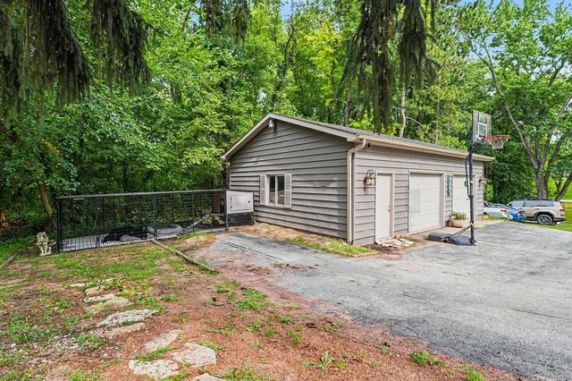 228 W Joliet Road, Valparaiso, IN 46385