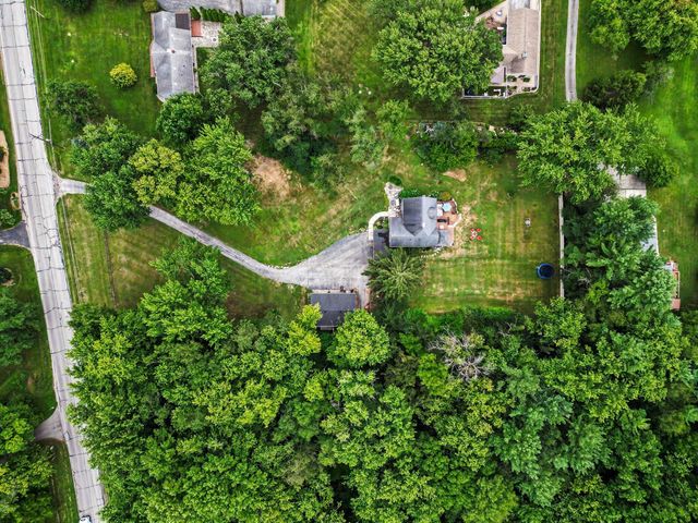 228 W Joliet Road, Valparaiso, IN 46385