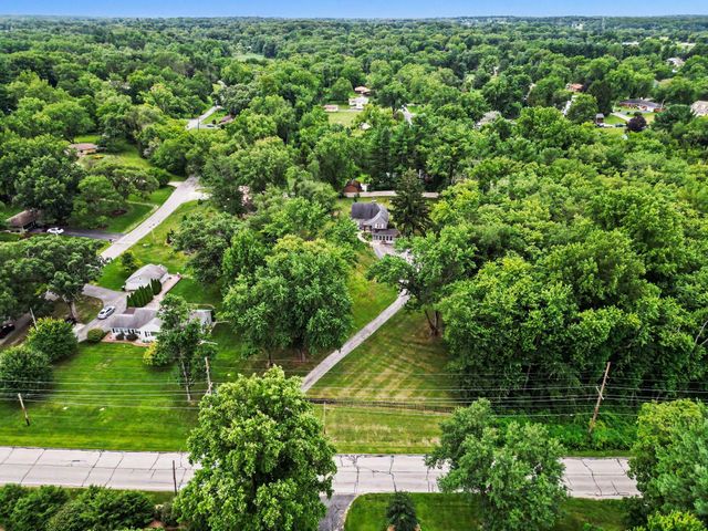 228 W Joliet Road, Valparaiso, IN 46385