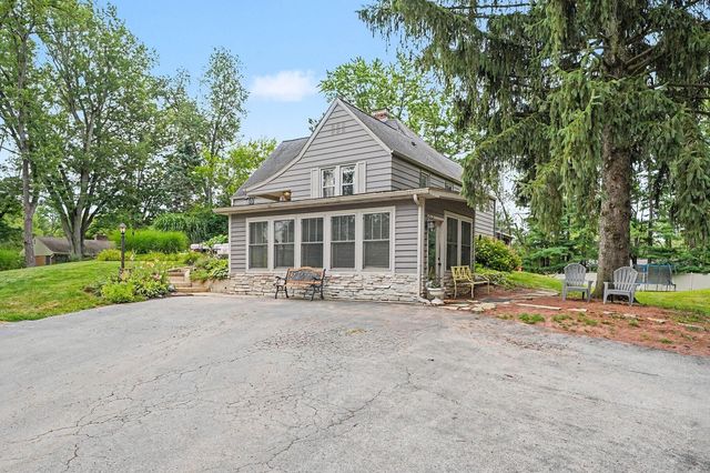 228 W Joliet Road, Valparaiso, IN 46385
