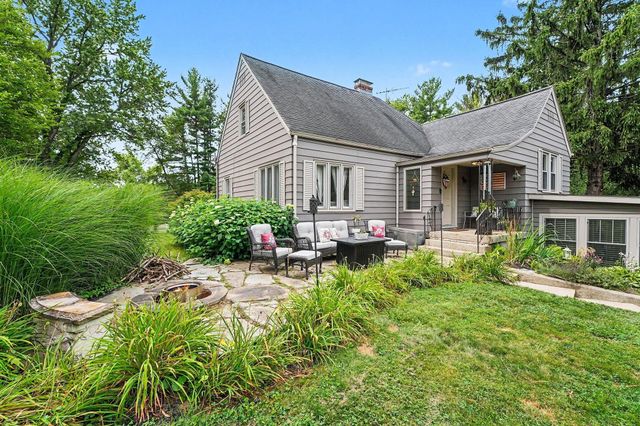 228 W Joliet Road, Valparaiso, IN 46385