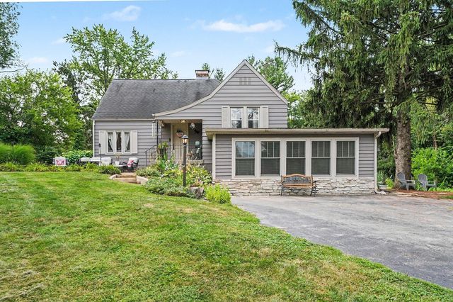 228 W Joliet Road, Valparaiso, IN 46385