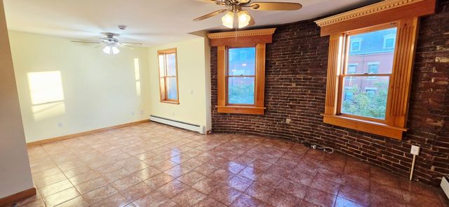 186 Webster 3, Boston, MA 02128