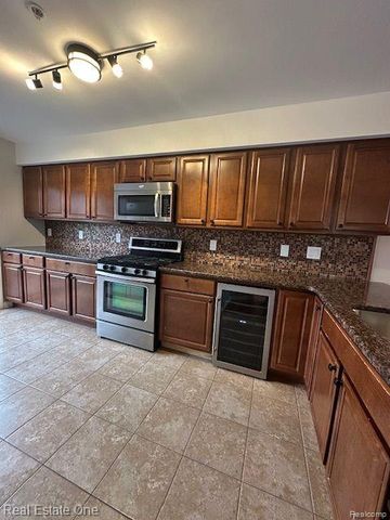 4240 MAPLE Street, Dearborn, MI 48126