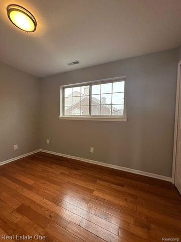 4240 MAPLE Street, Dearborn, MI 48126