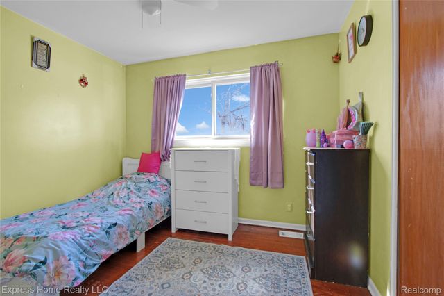 11808 McKinley Drive, Warren, MI 48089