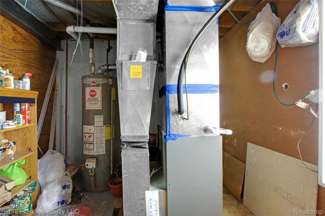 11808 McKinley Drive, Warren, MI 48089