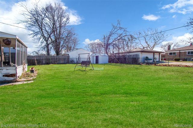 11808 McKinley Drive, Warren, MI 48089