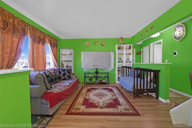 11808 McKinley Drive, Warren, MI 48089