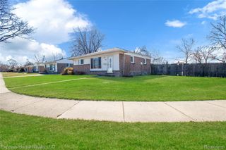 11808 McKinley Drive, Warren, MI 48089