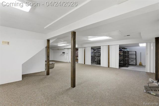 3017 Lindenwood Drive, Dearborn, MI 48120
