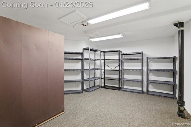 3017 Lindenwood Drive, Dearborn, MI 48120