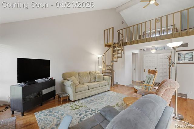 3017 Lindenwood Drive, Dearborn, MI 48120