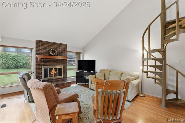 3017 Lindenwood Drive, Dearborn, MI 48120