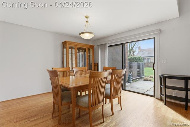 3017 Lindenwood Drive, Dearborn, MI 48120