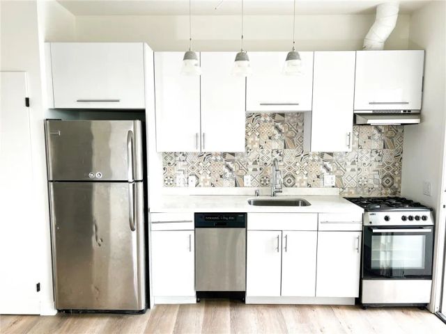 1183 Crenshaw Boulevard 202, Los Angeles, CA 90019