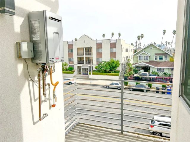 1183 Crenshaw Boulevard 202, Los Angeles, CA 90019