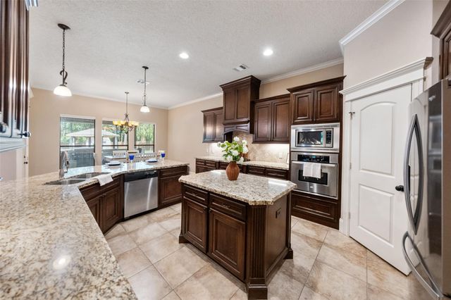 32707 Westwood Square East Drive, Magnolia, TX 77354