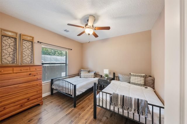 32707 Westwood Square East Drive, Magnolia, TX 77354