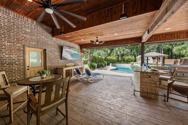 32707 Westwood Square East Drive, Magnolia, TX 77354