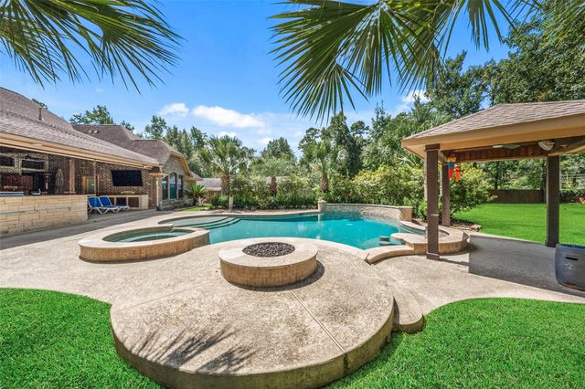 32707 Westwood Square East Drive, Magnolia, TX 77354
