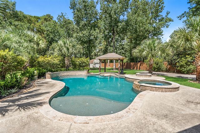 32707 Westwood Square East Drive, Magnolia, TX 77354