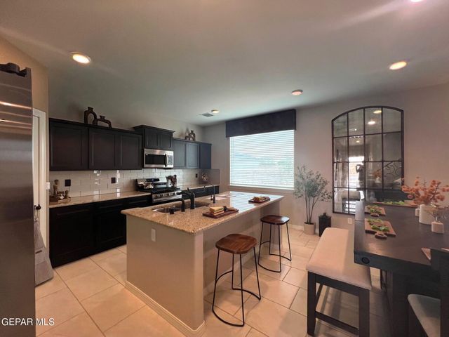 10701 Michael Irvin Street, El Paso, TX 79924