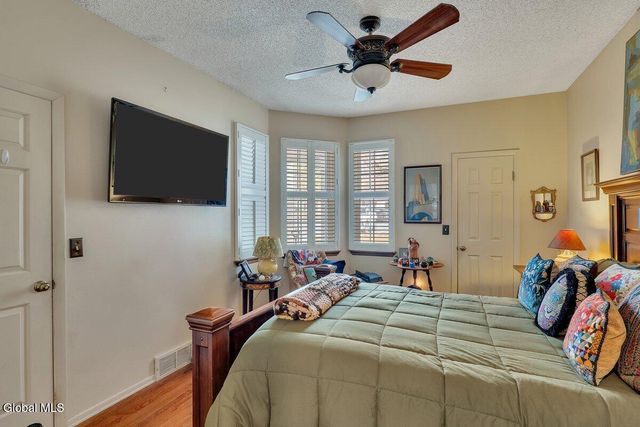 4602 S Foxwood Drive, Clifton Park, NY 12065