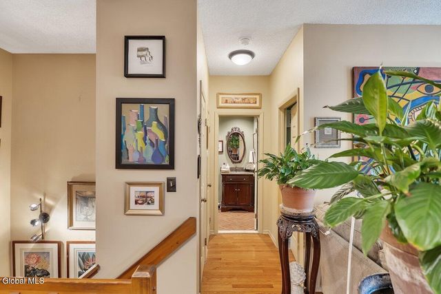 4602 S Foxwood Drive, Clifton Park, NY 12065