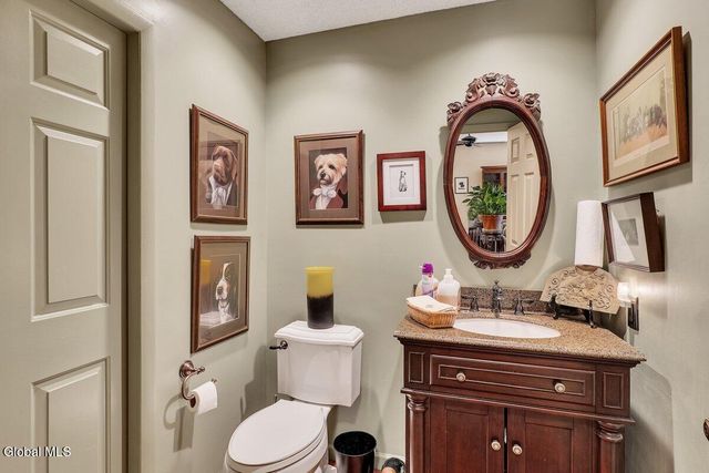 4602 S Foxwood Drive, Clifton Park, NY 12065