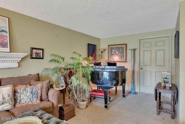 4602 S Foxwood Drive, Clifton Park, NY 12065